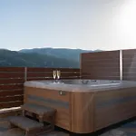 Amici With Outdoor Jacuzzi *