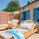 Amici With Outdoor Jacuzzi Nyaraló *
