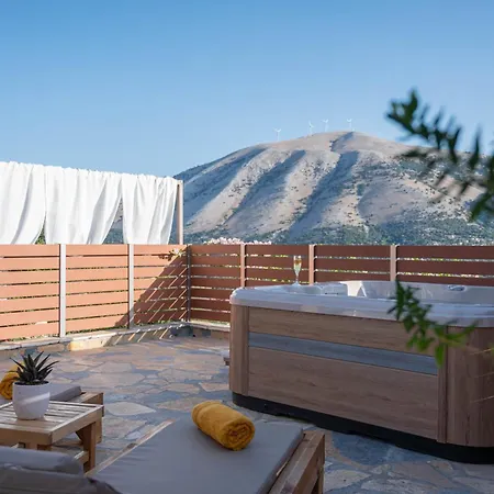 Amici With Outdoor Jacuzzi Andipáta