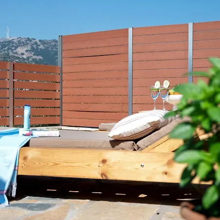 Amici With Outdoor Jacuzzi Case de vacanță Andipáta