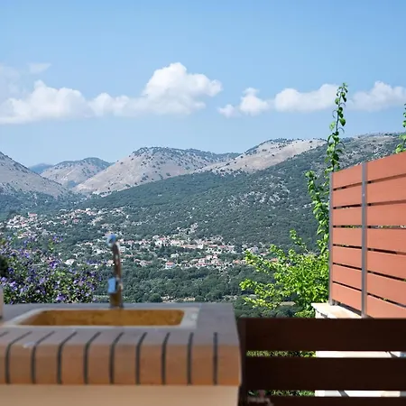 Amici With Outdoor Jacuzzi *