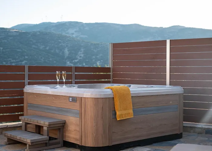 Semesterbostad Amici With Outdoor Jacuzzi Andipáta