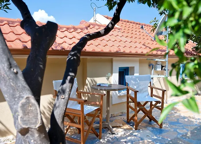 Amici With Outdoor Jacuzzi